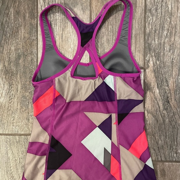 Nike Dri-Fit tank - Picture 2 of 2